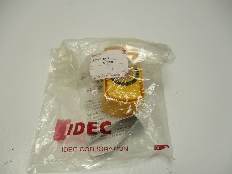 IDEC HW9Z-KG3 E-STOP SHROUD * NEW IN FACTORY BAG *