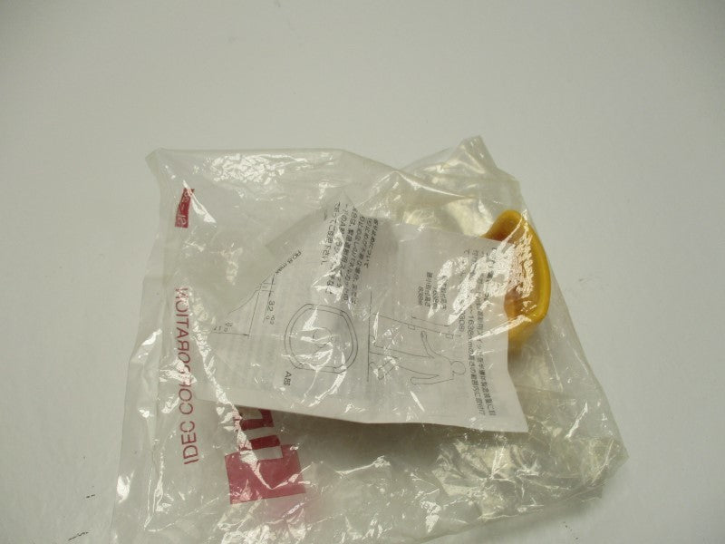 IDEC HW9Z-KG3 E-STOP SHROUD * NEW IN FACTORY BAG *