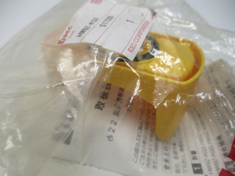 IDEC HW9Z-KG3 E-STOP SHROUD * NEW IN FACTORY BAG *