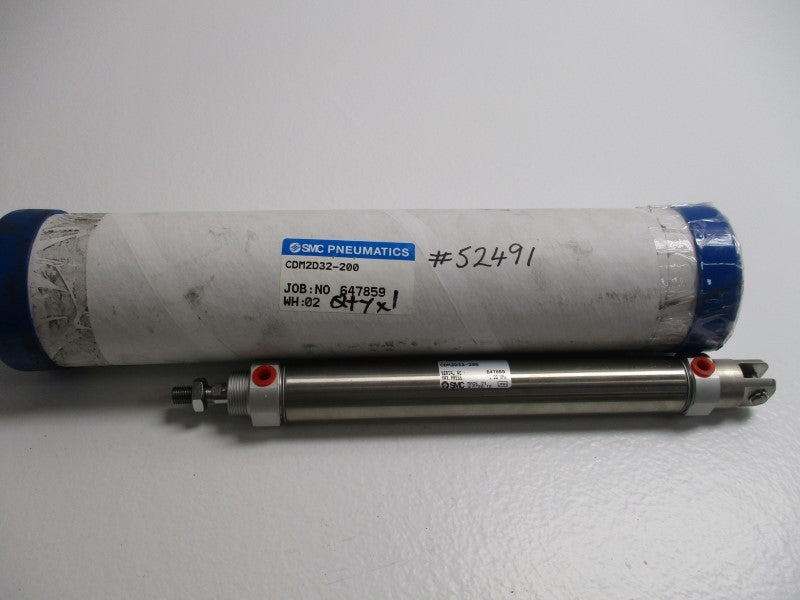 SMC CDM2D32-200 PNEUMATIC CYLINDER * NEW IN ORIGINAL PACKAGE *