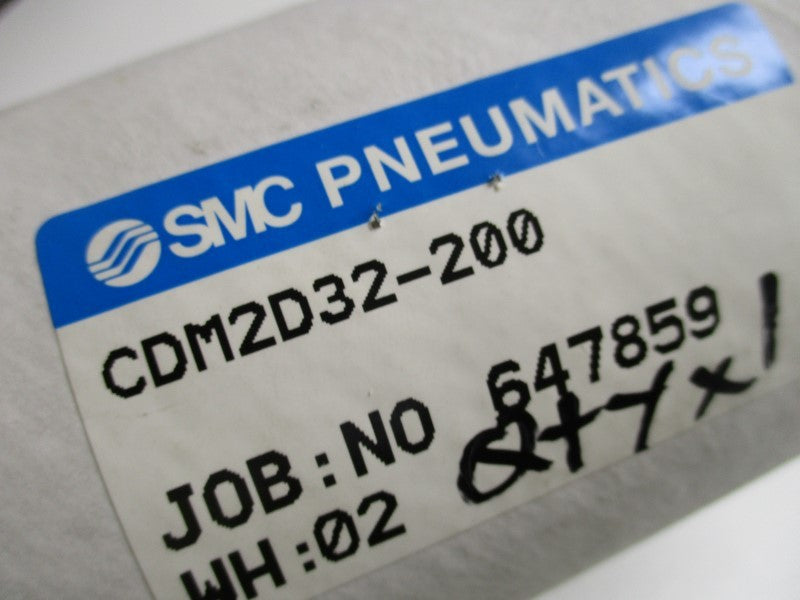 SMC CDM2D32-200 PNEUMATIC CYLINDER * NEW IN ORIGINAL PACKAGE *