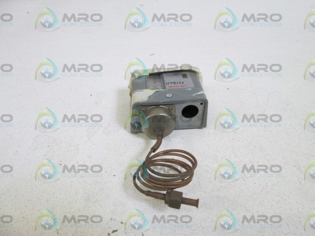 JOHNSON CONTROLS PRESSURE SWITCH P70AB-12 *USED*