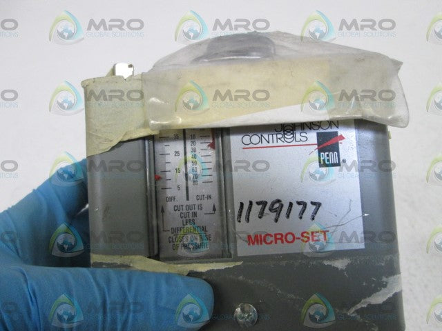 JOHNSON CONTROLS PRESSURE SWITCH P70AB-12 *USED*