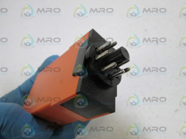 SYRELEC RELAY 220VAC OBRU *USED*