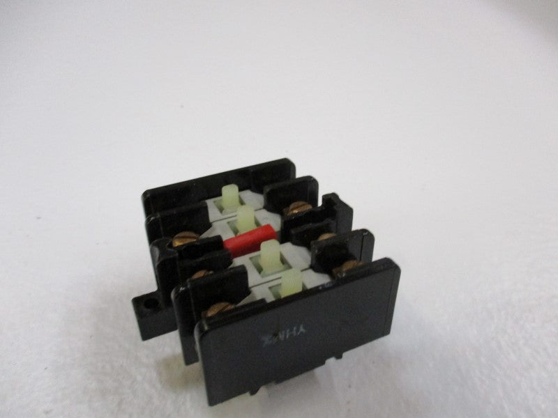 ALLEN BRADLEY 700-NA40 CONTACT BLOCK SER. B (MISSING ACCESSORIES) *NEW NO BOX *