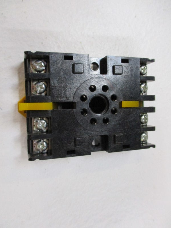 OMRON P2CF-08 NSNP