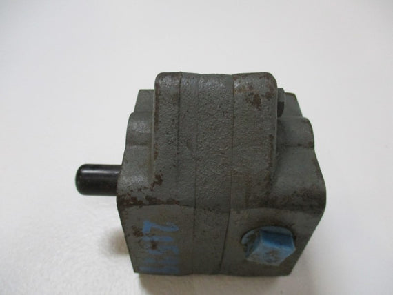 LUBRIQUIP 540-800-021 (AS PICTURED) * USED *