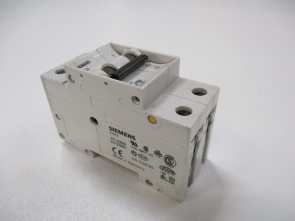 SIEMENS 5SX2-203-8 CIRCUIT BREAKER 3A 400V UNMP