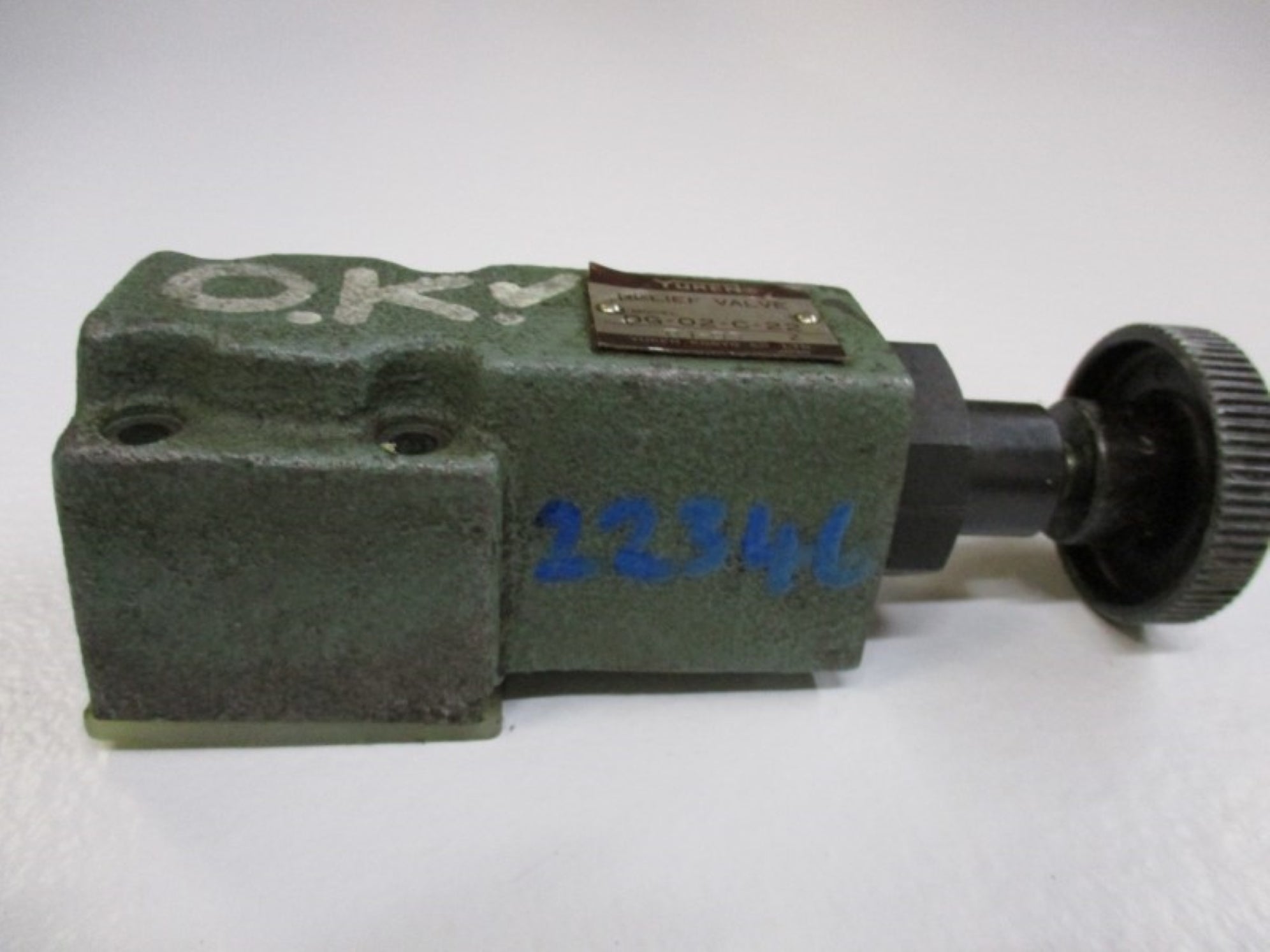 YUKEN DG-02-C-22 UNMP