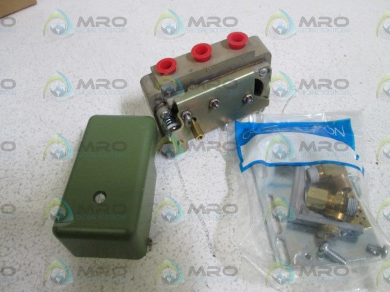 JOHNSON CONTROLS, INC. VALVE POSITIONER KIT V-9502-16 *NEW IN BOX*
