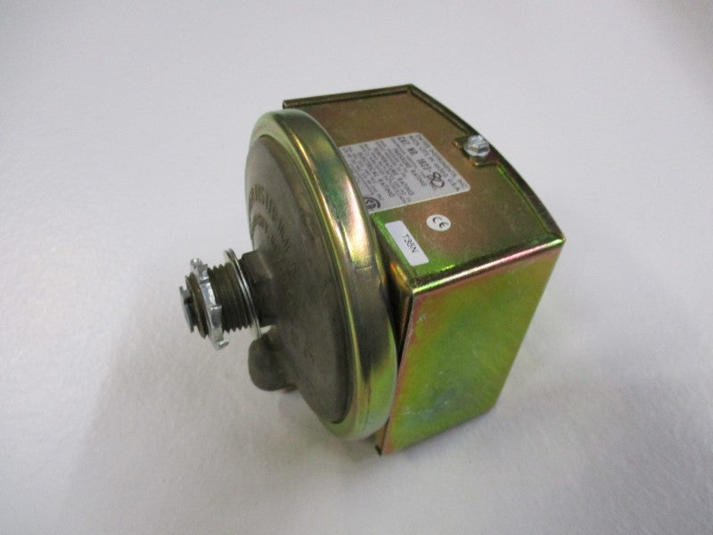 DWYER 1823-80 (1.7PSI) UNMP
