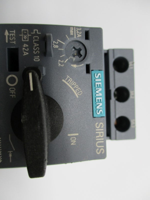 SIEMENS 3RV2011-1DA10 2,2-3,2A 600V UNMP