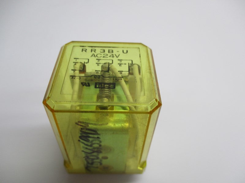 IDEC RR3B-U 24VDC 10A UNMP