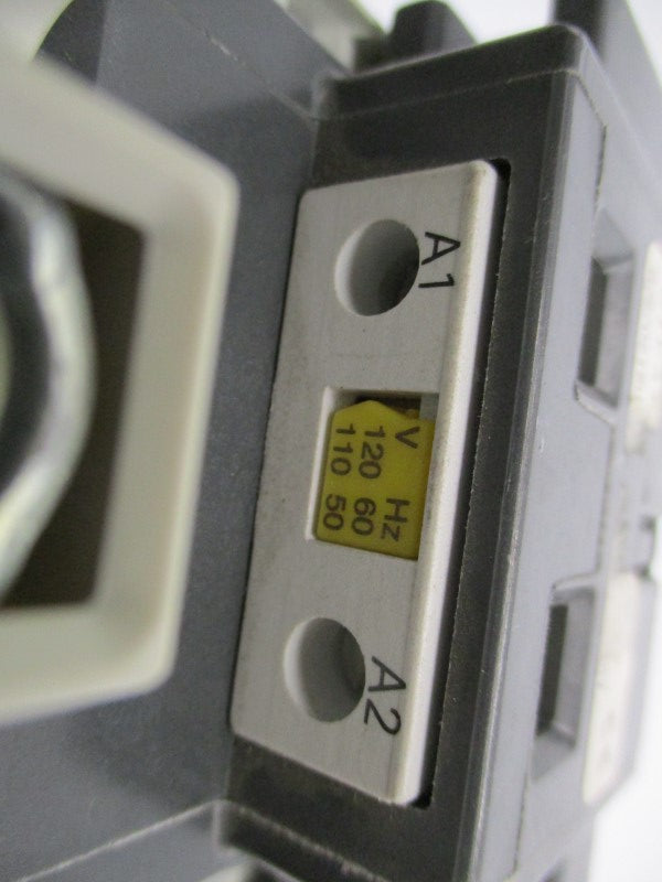 SIEMENS 3TF47 110/120V UNMP