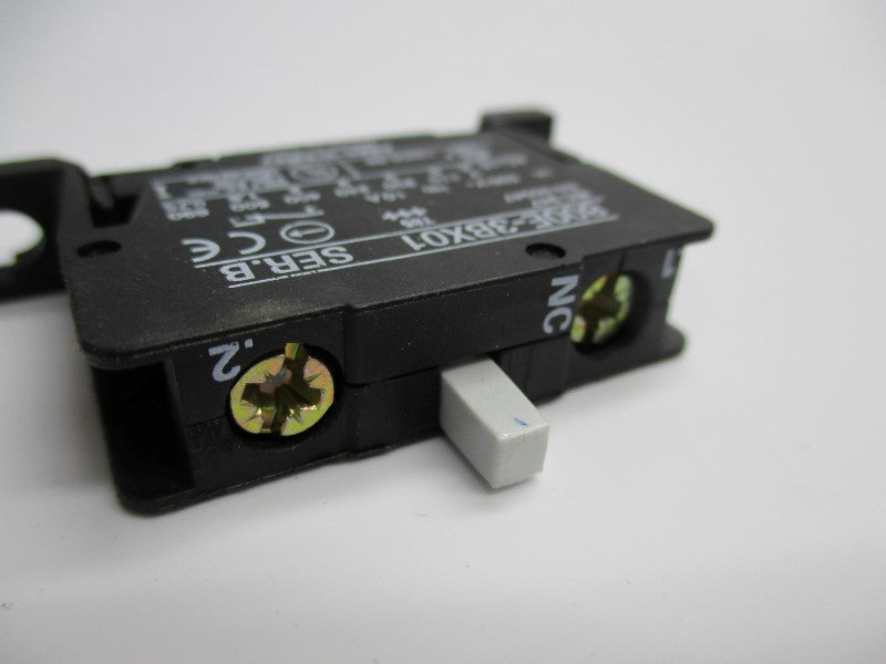 ALLEN BRADLEY 800E-3BX01 SER. B NSNP