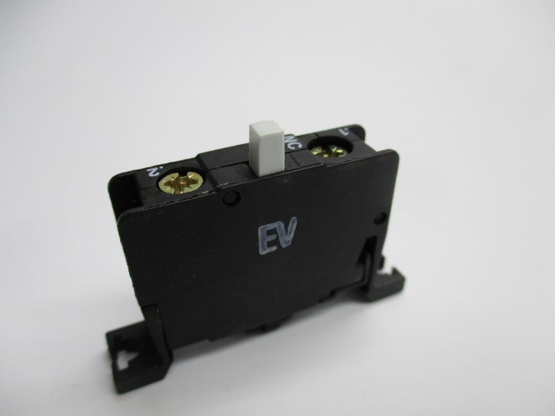 ALLEN BRADLEY 800E-3BX01 SER. B NSNP