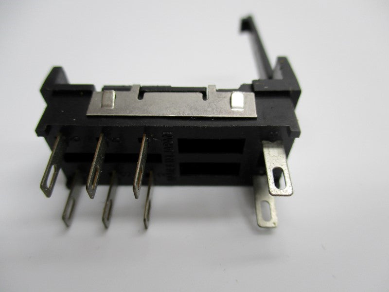 OMRON P2R-08 NSNP