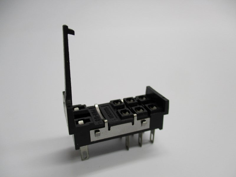 OMRON P2R-08 NSNP