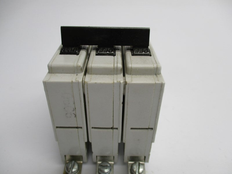 SYLVANIA BS3871M3 15A 240V (AS PICTURED) UNMP