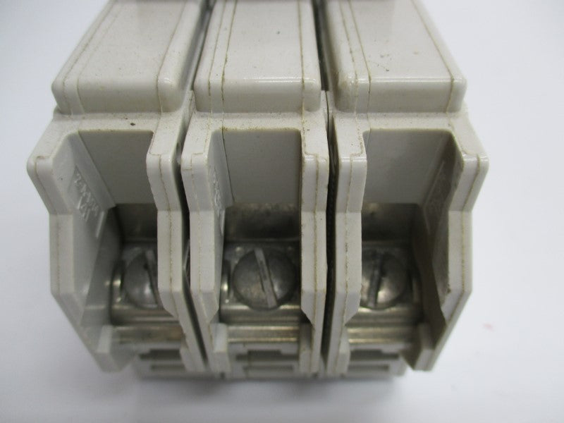 SYLVANIA BS3871M3 15A 240V (AS PICTURED) UNMP