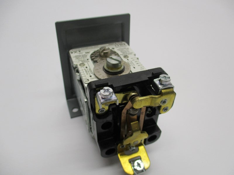ALLEN BRADLEY 836-C7 SER. A 24-600V 300PSI (AS PICTURED) NSNP