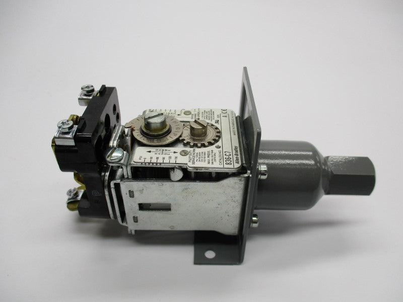 ALLEN BRADLEY 836-C7 SER. A 24-600V 300PSI (AS PICTURED) NSNP