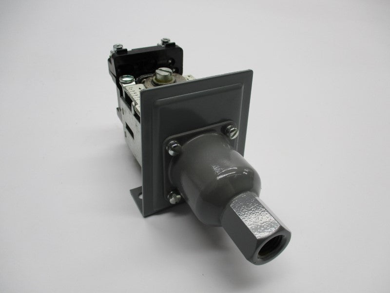 ALLEN BRADLEY 836-C7 SER. A 24-600V 300PSI (AS PICTURED) NSNP