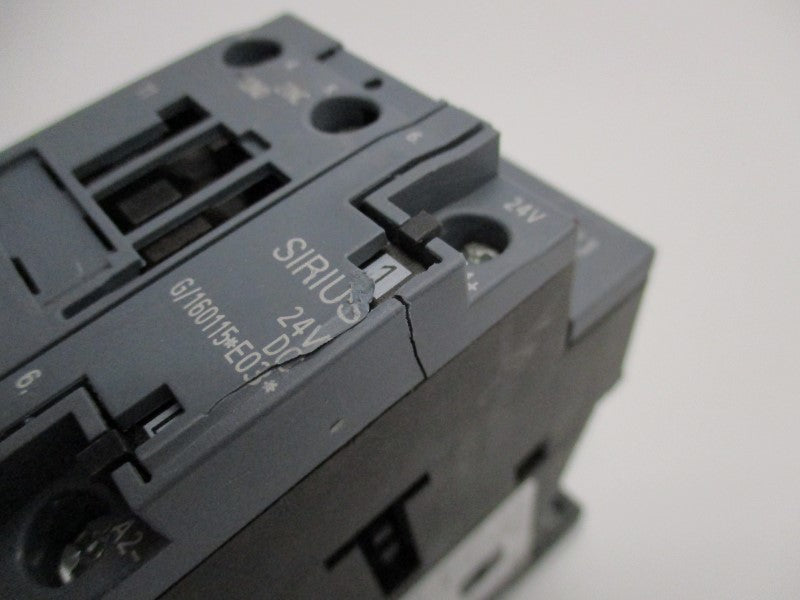SIEMENS 3RT2027-1FB40 24VDC (AS PICTURED) NSNP