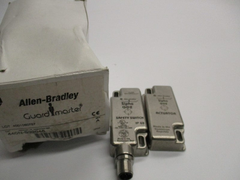 ALLEN BRADLEY 440N-S32046 SER. A (AS PICTURED) NSMP
