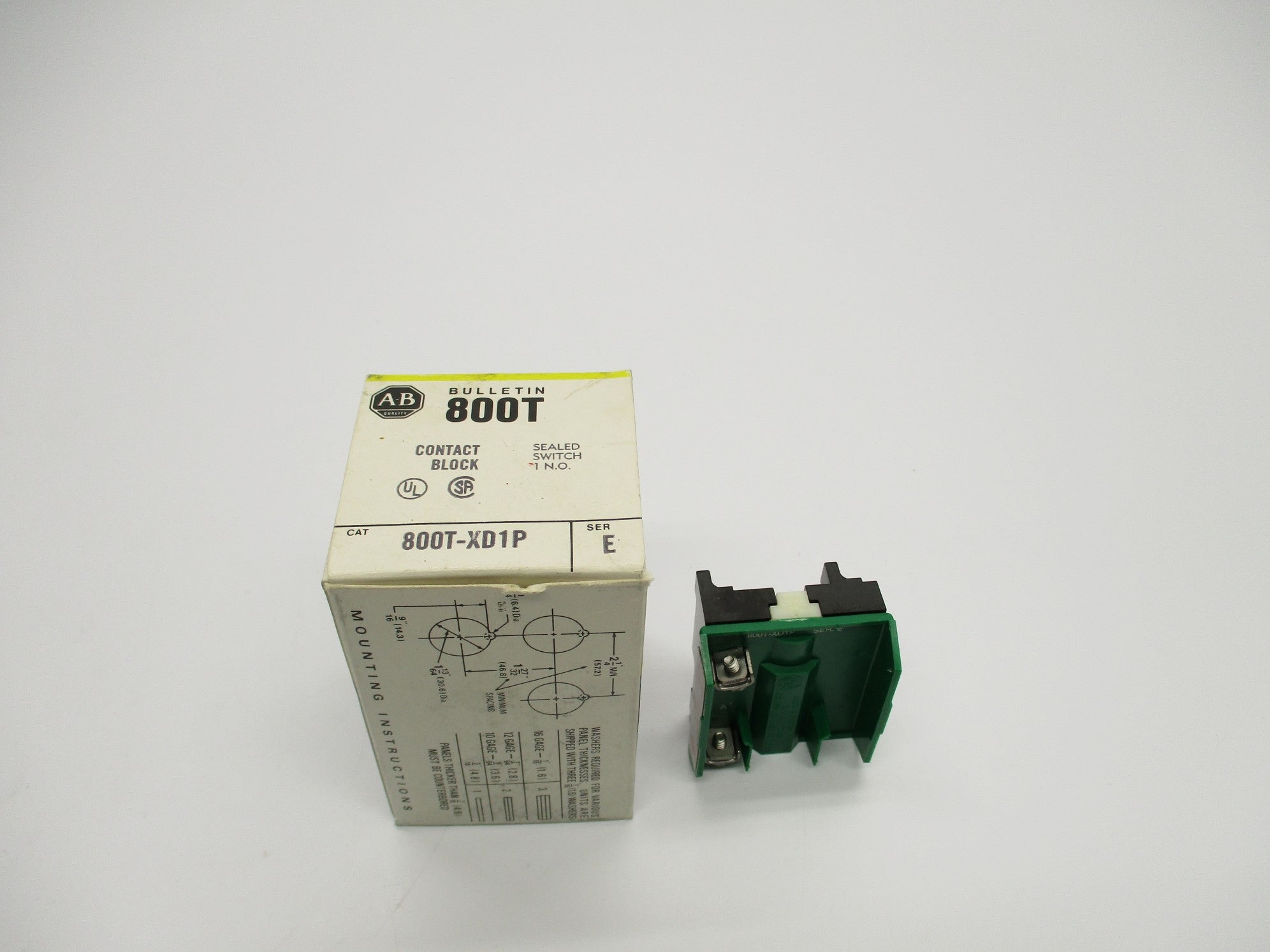 ALLEN BRADLEY 800T-XD1P SER. D (BK/YL) NSMP