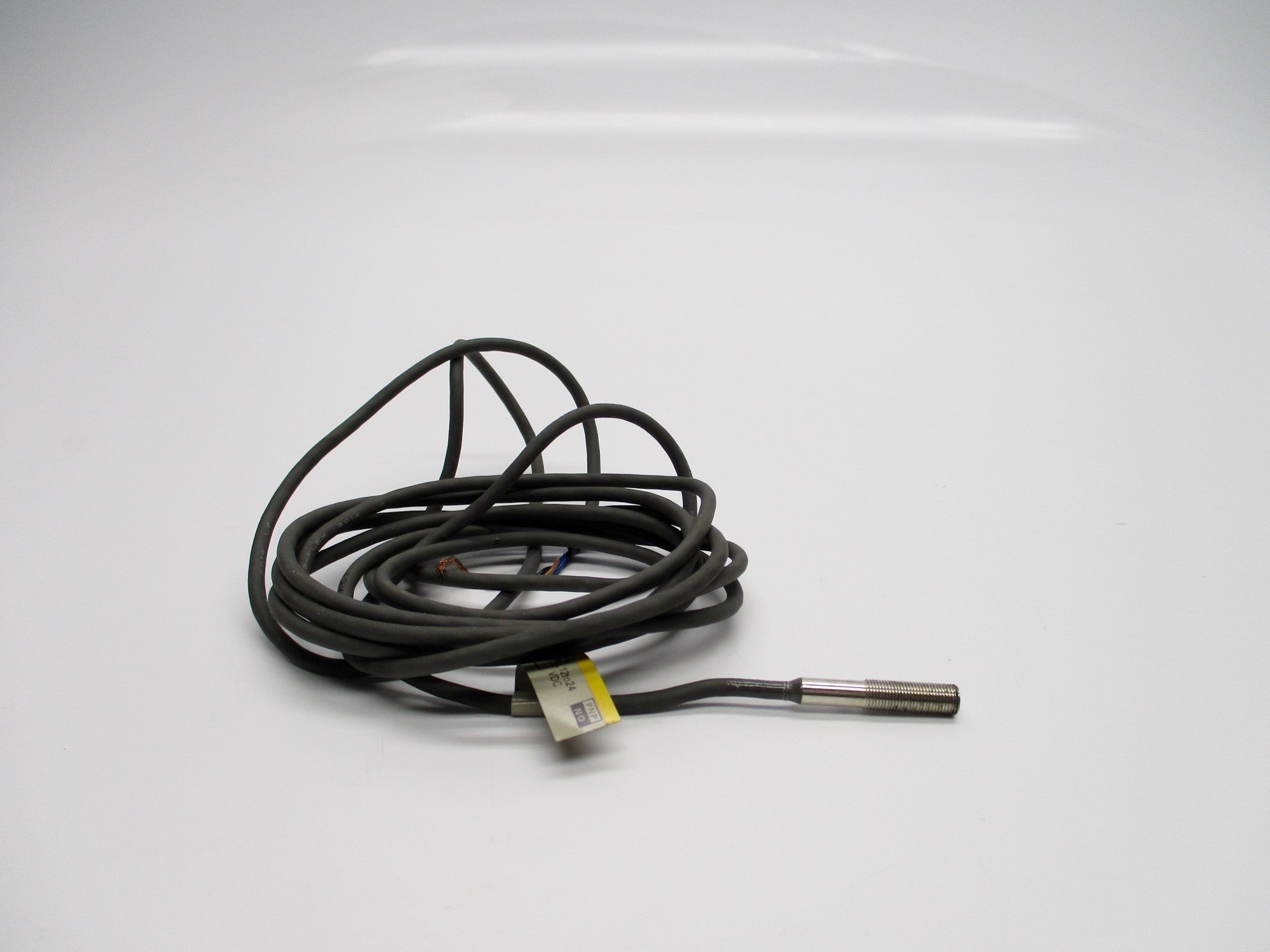 OMRON E2E-X1B1 12-24VDC UNMP
