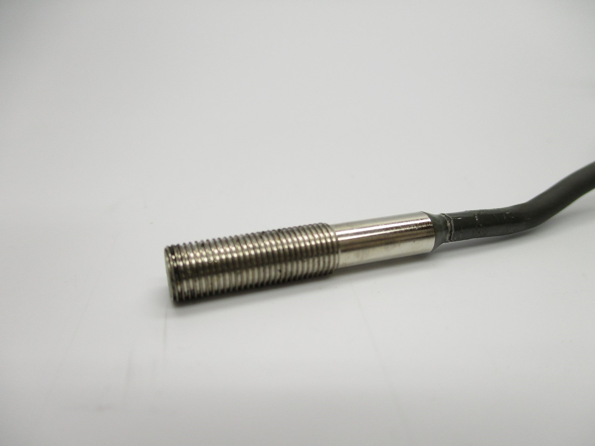 OMRON E2E-X1B1 12-24VDC UNMP