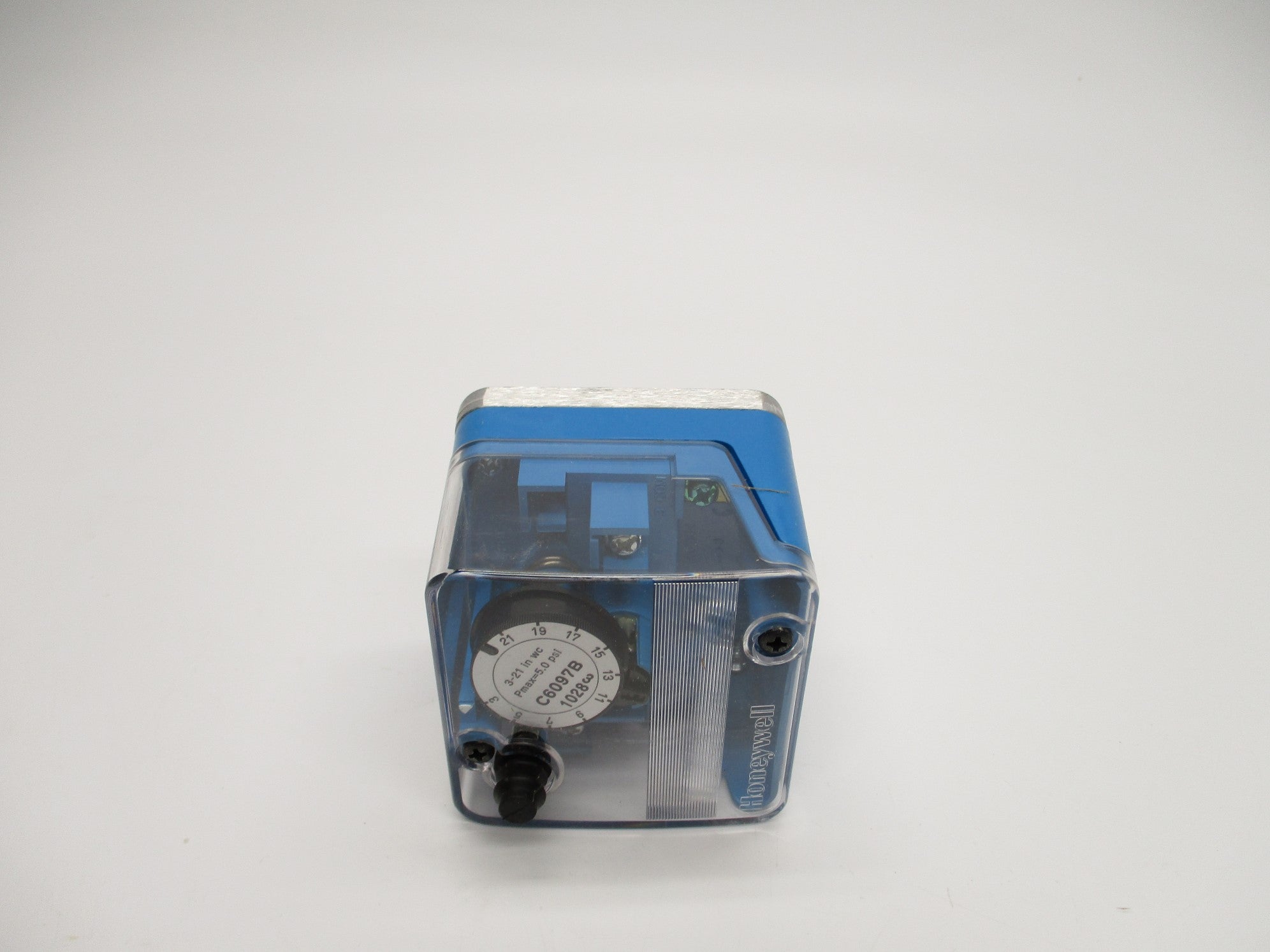 HONEYWELL C6097B1028 240VAC 3-21 -40-140'F 1/4" NSMP