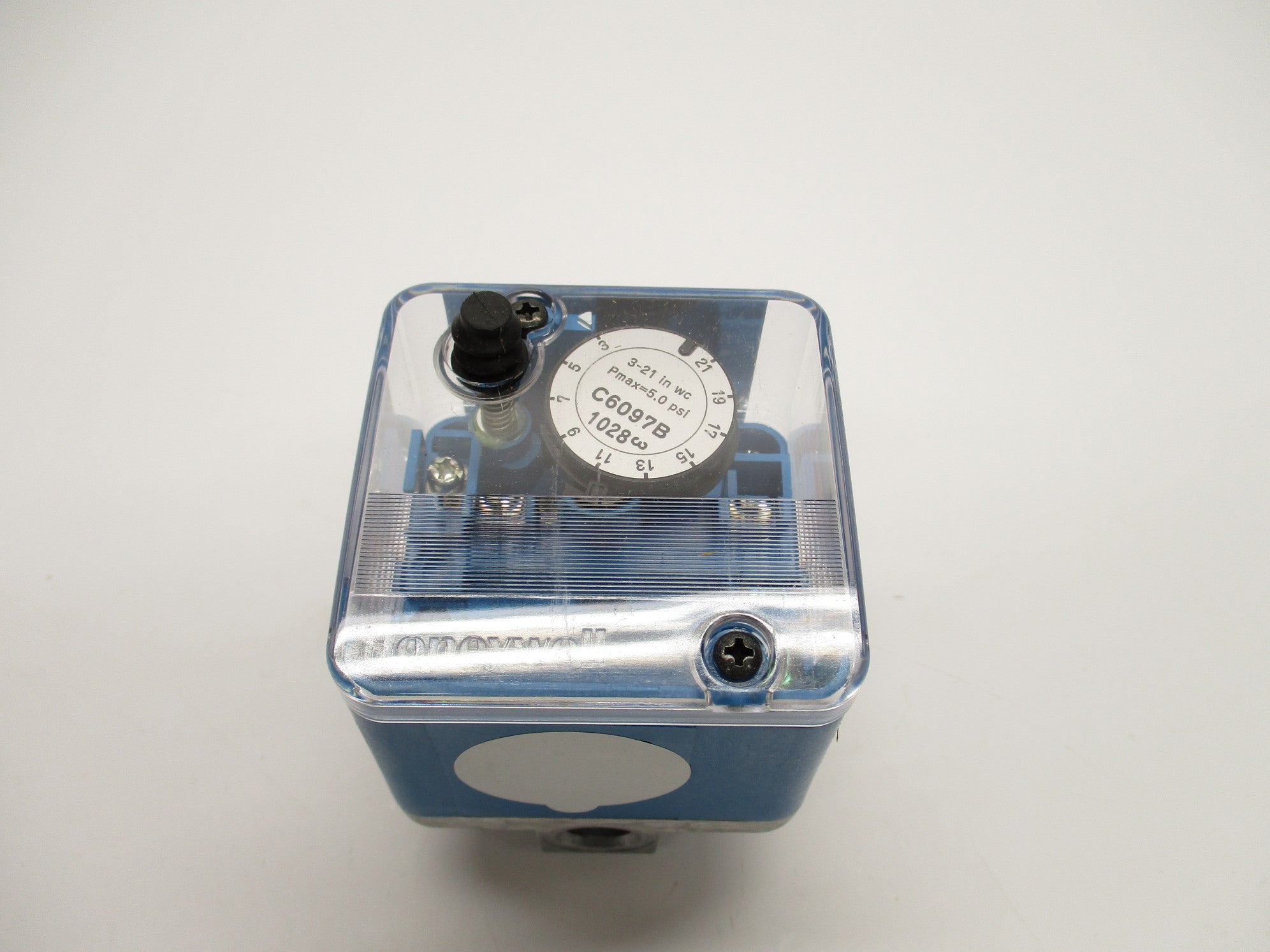 HONEYWELL C6097B1028 240VAC 3-21 -40-140'F 1/4" NSMP