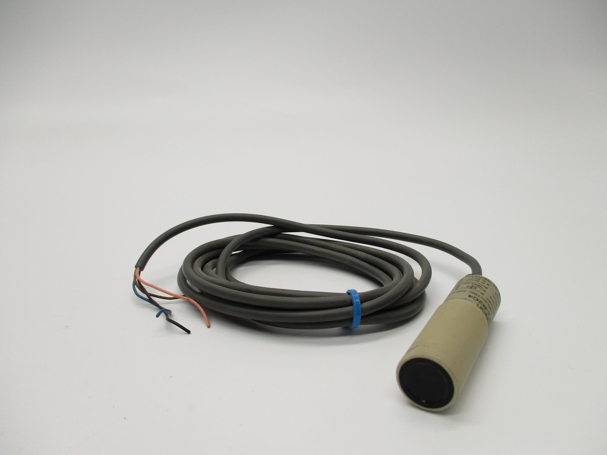 OMRON E3F2-R2C4 UNMP