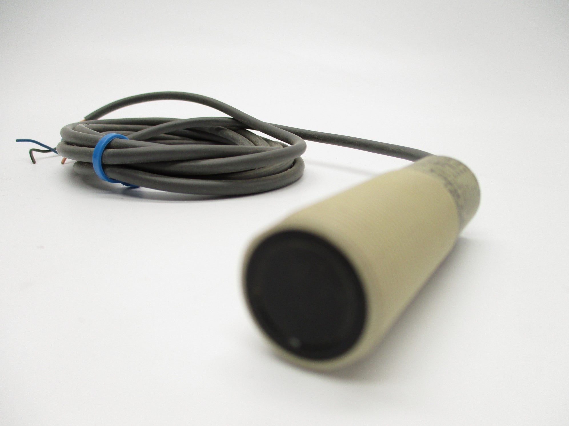 OMRON E3F2-R2C4 UNMP