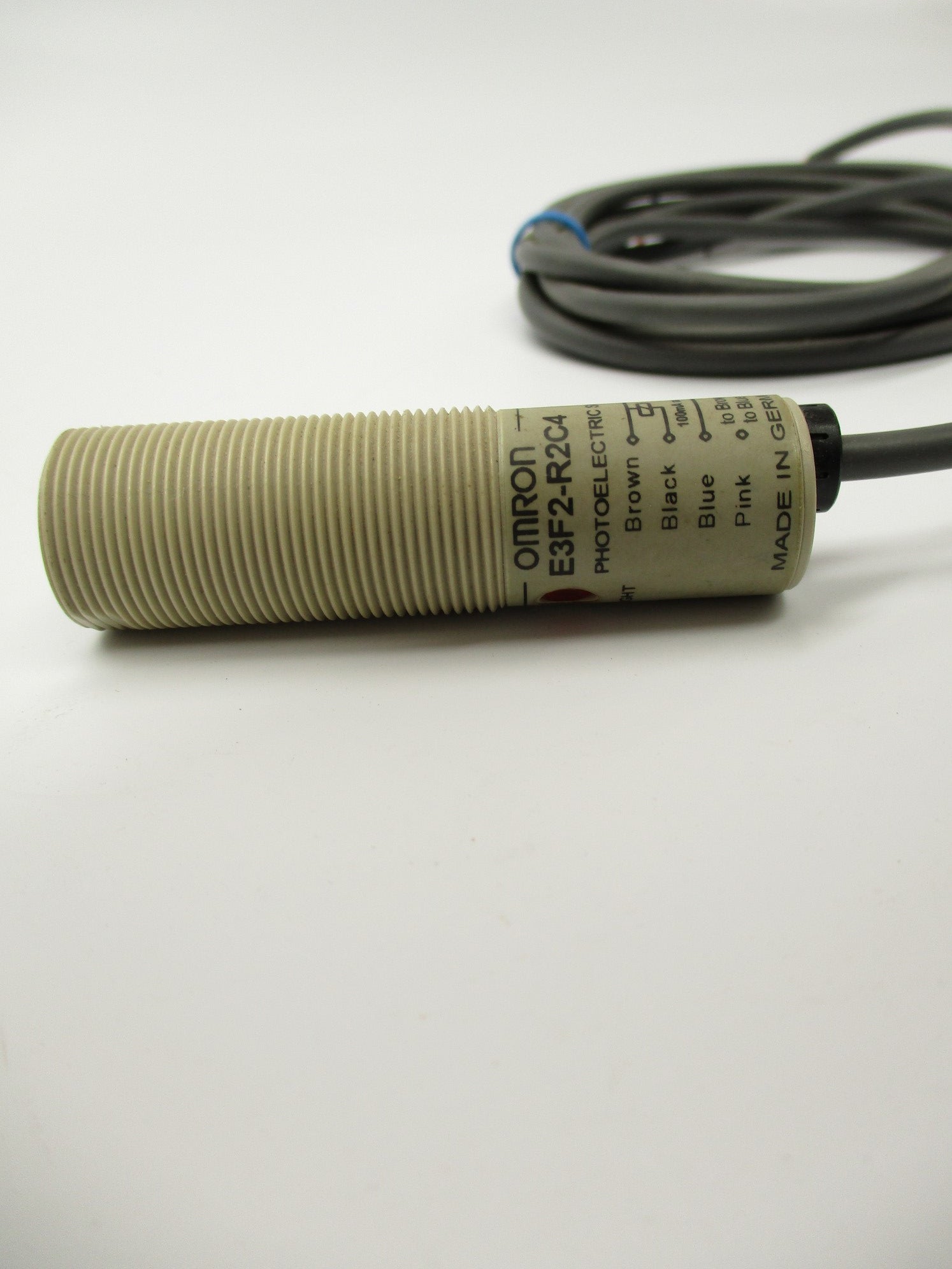 OMRON E3F2-R2C4 UNMP