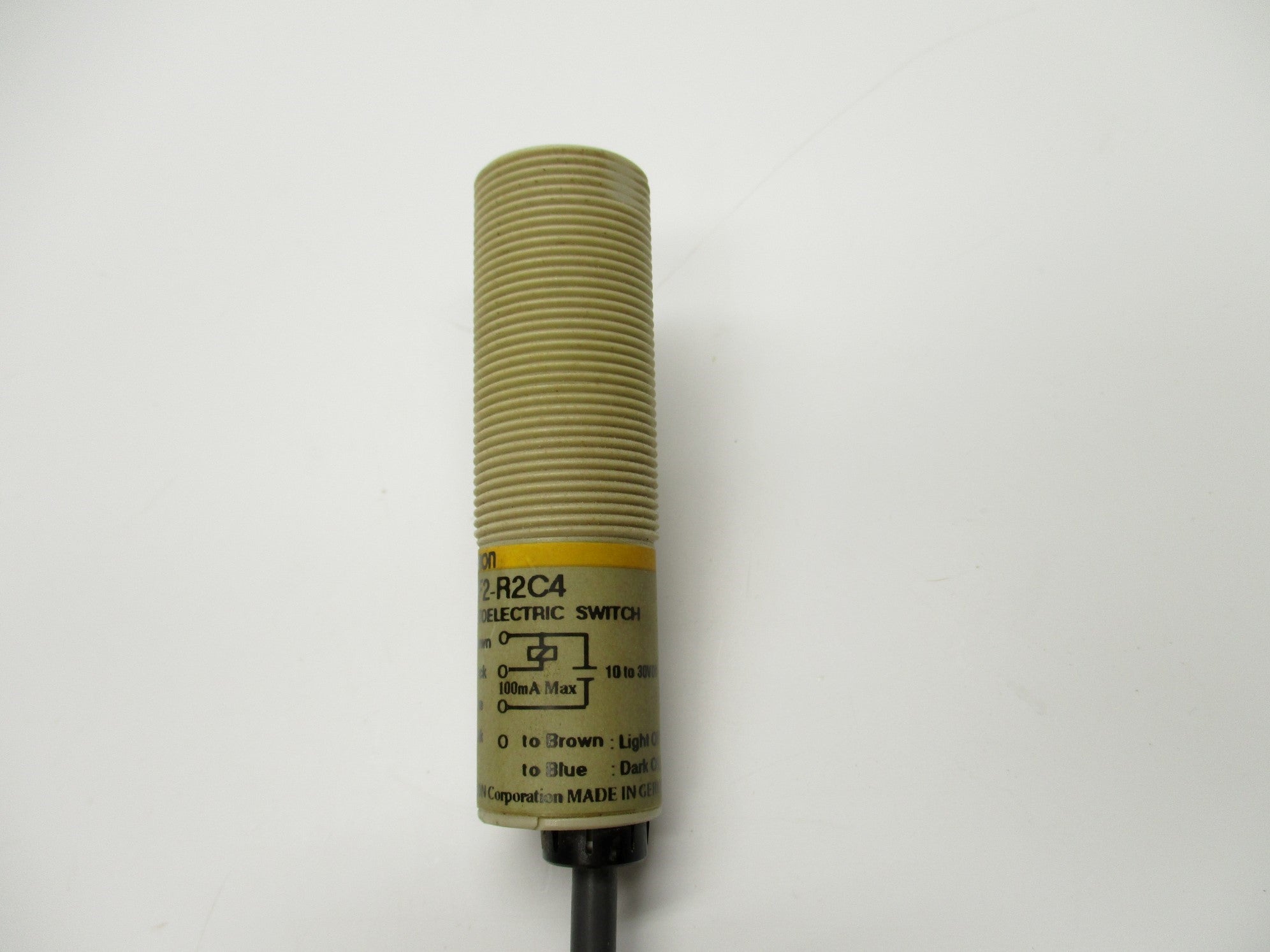 OMRON E3F2-R2C4 UNMP