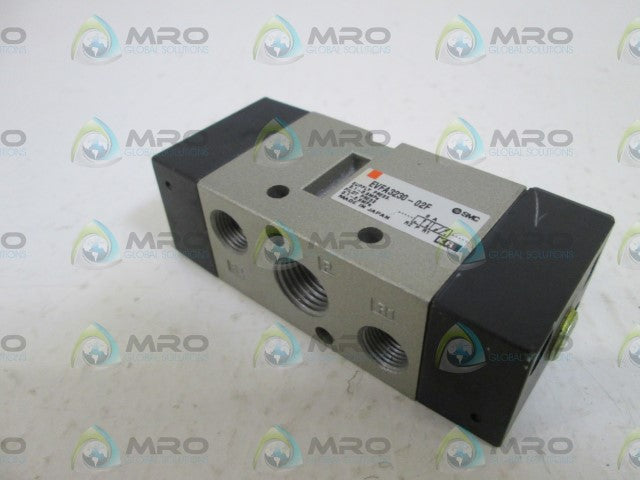 SMC VALVE BASE EVFA3230-02F (AS PICTURED) *NEW NO BOX*