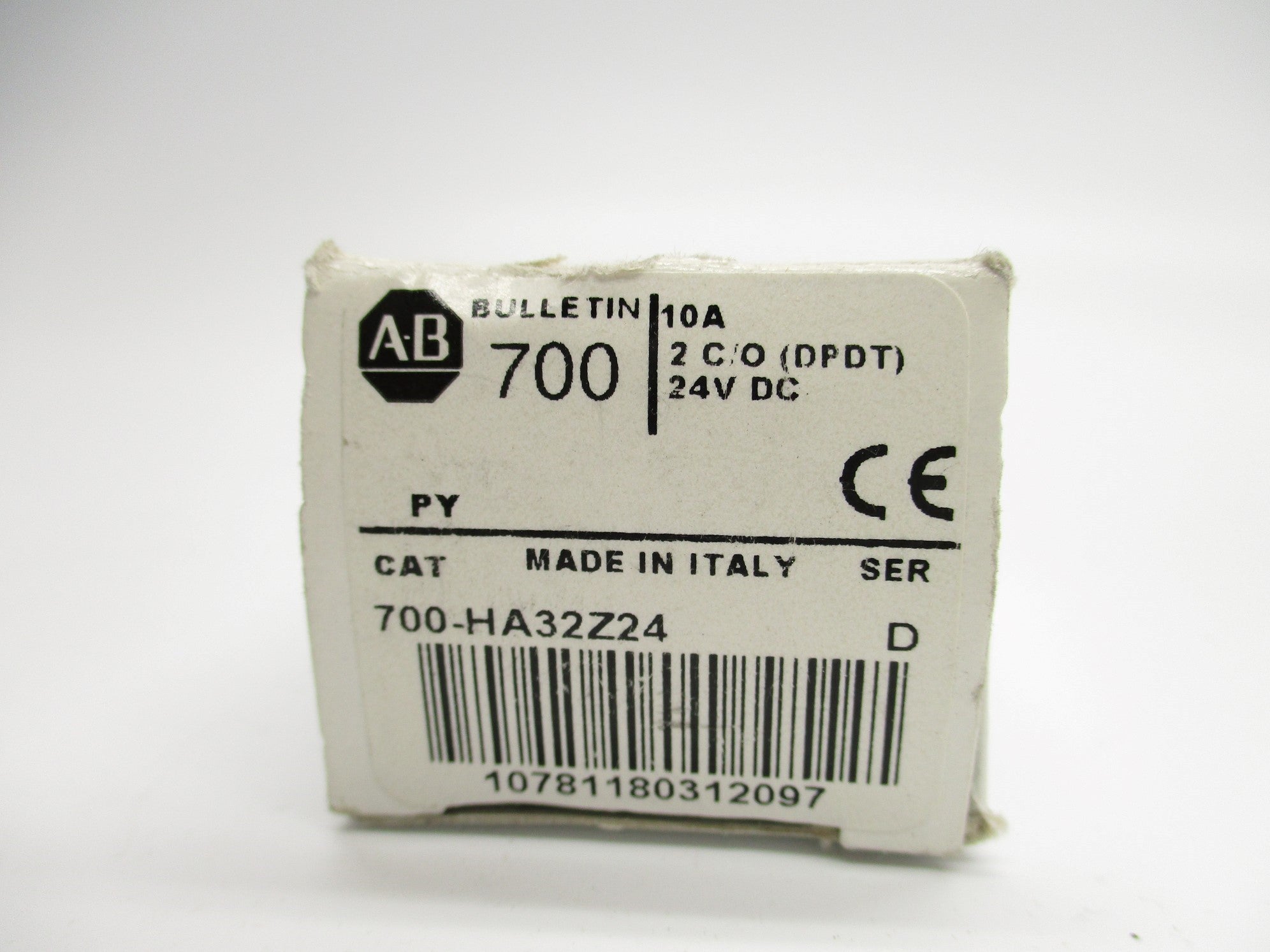 ALLEN BRADLEY 700-HA32Z24 SER. D 24VDC 10A (WH) NSMP