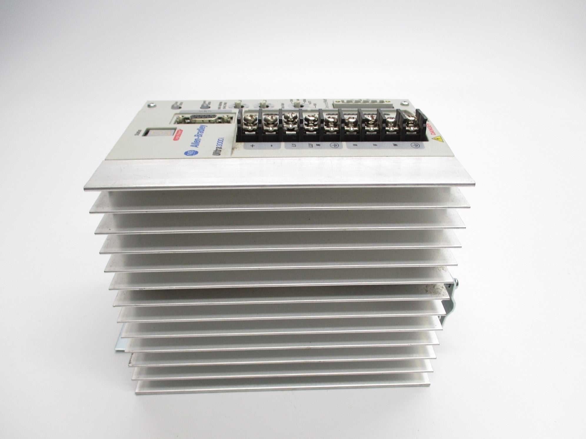 ALLEN BRADLEY 2098-DSD-010X-DN SER. B F/W V1.41 UNMP