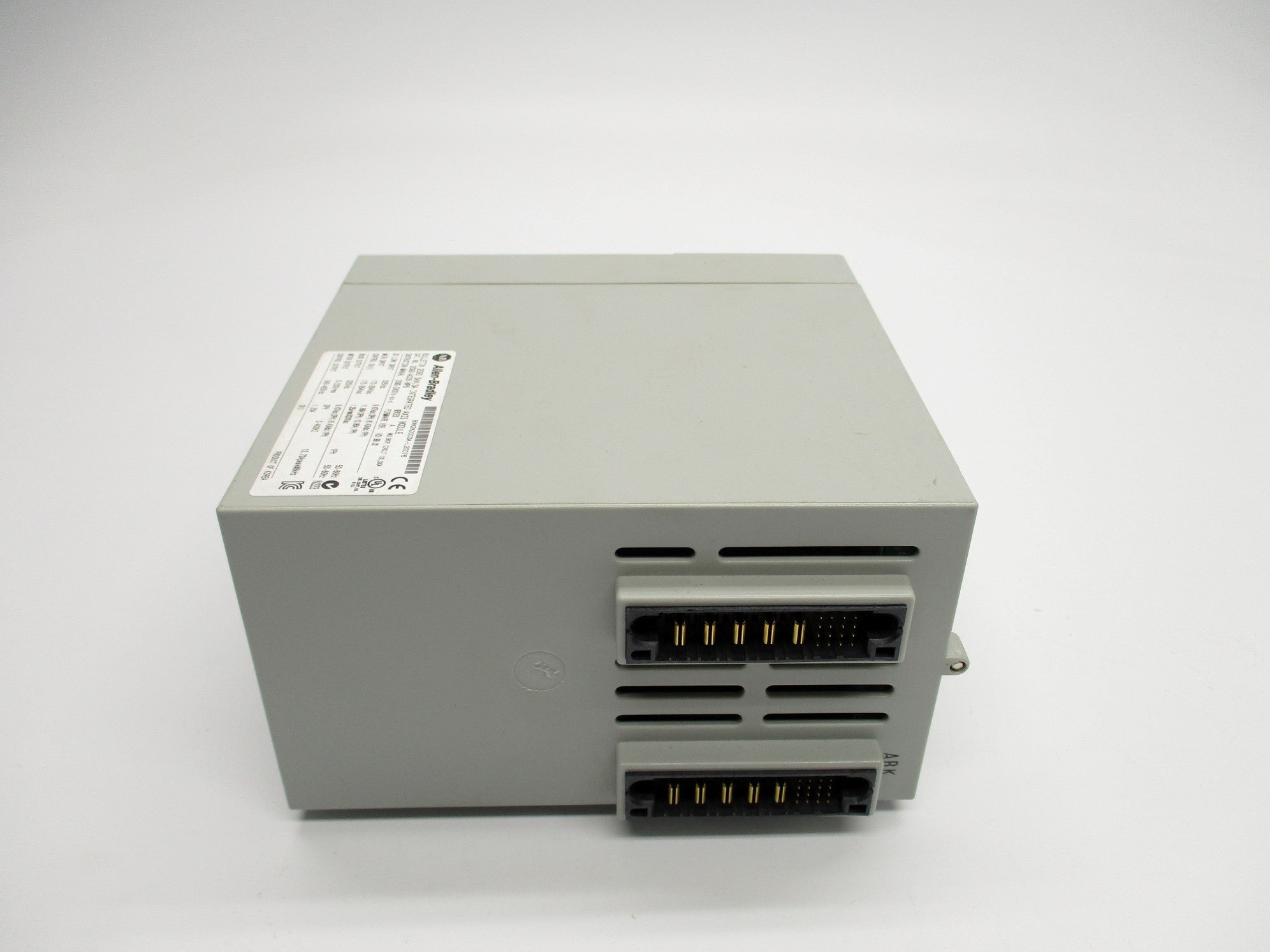 ALLEN BRADLEY 2093-AC05-MP5 SER. A F/W V01.99.02 UNMP