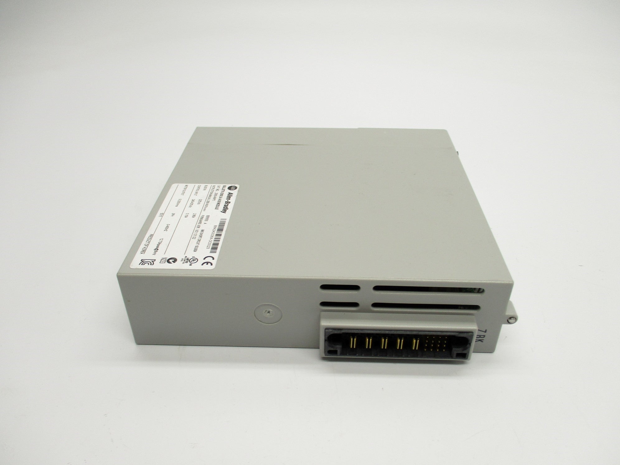 ALLEN BRADLEY 2093-AMP5 SER. A F/W V01.101.02 UNMP