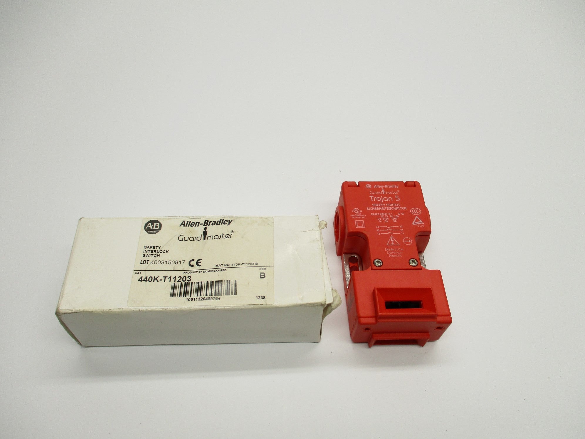 ALLEN BRADLEY 440K-T11203 SER. B (WH) NSMP