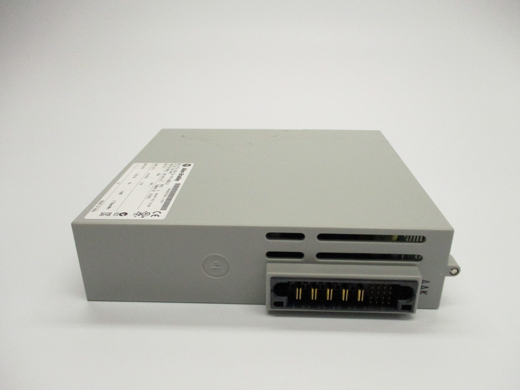 ALLEN BRADLEY 2093-AMP5 SER. A F/W 01.99.02 UNMP