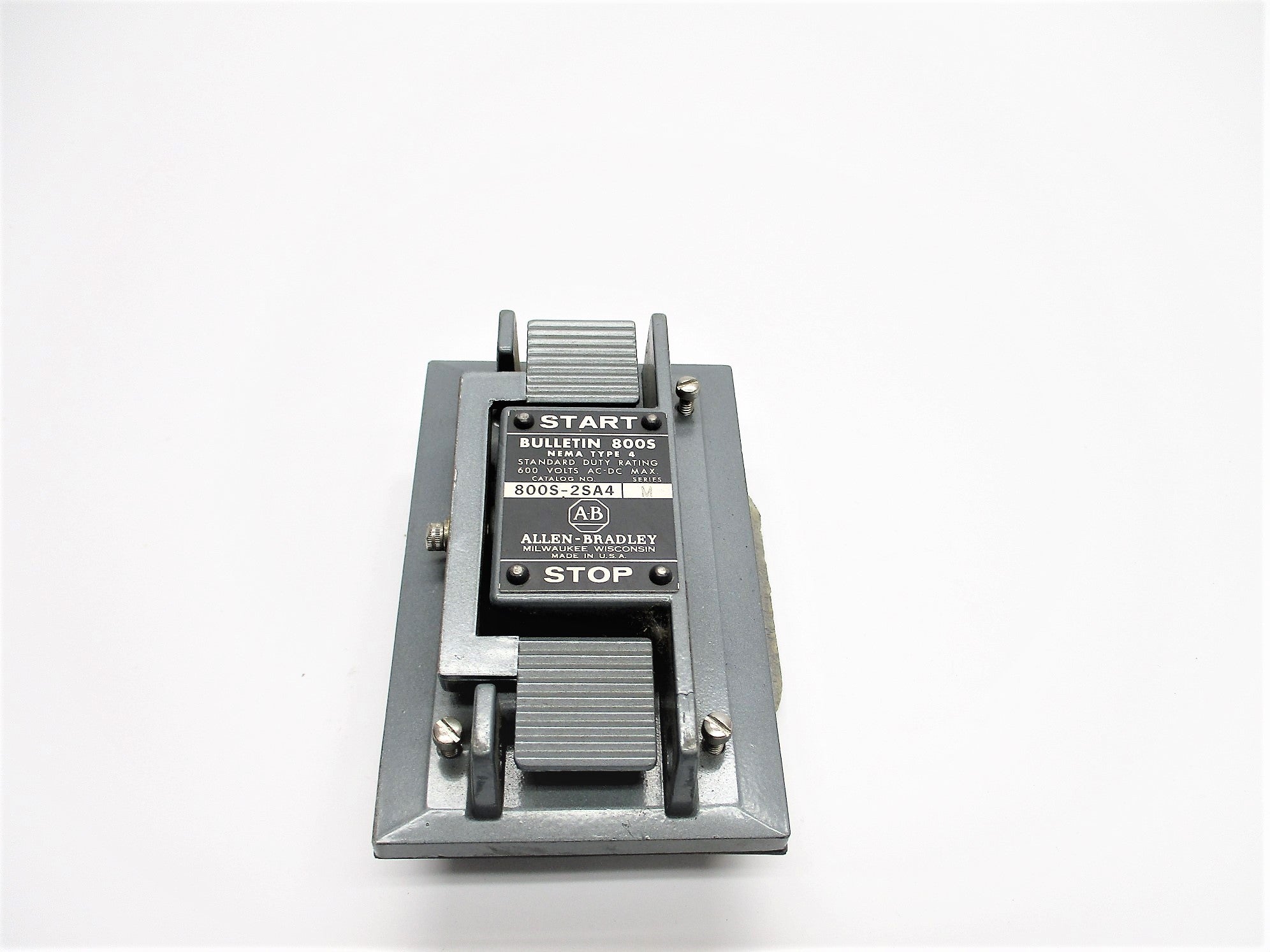 ALLEN BRADLEY 800S-2SA4 SER. M (AS PICTURED) NSNP