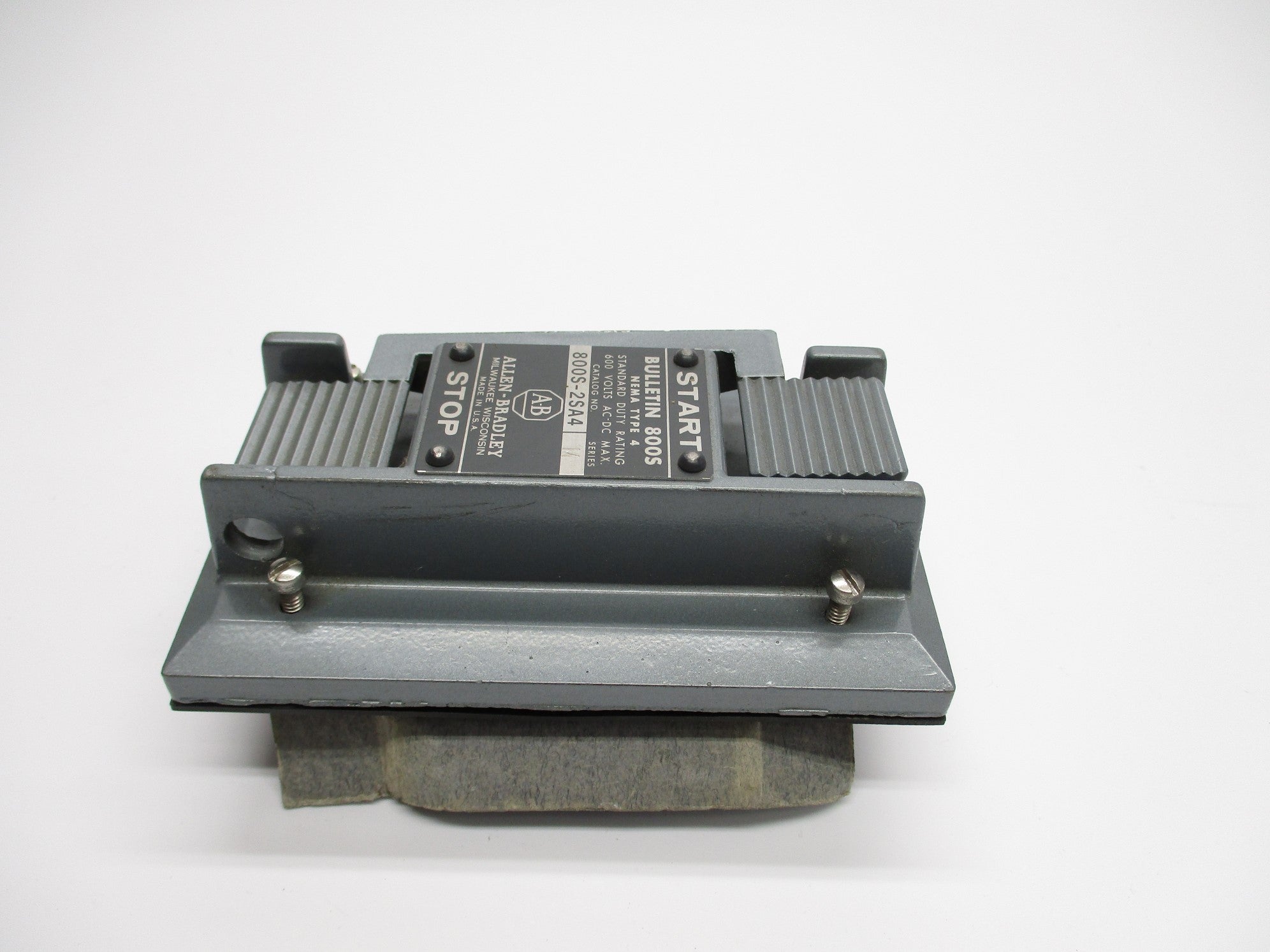 ALLEN BRADLEY 800S-2SA4 SER. M (AS PICTURED) NSNP