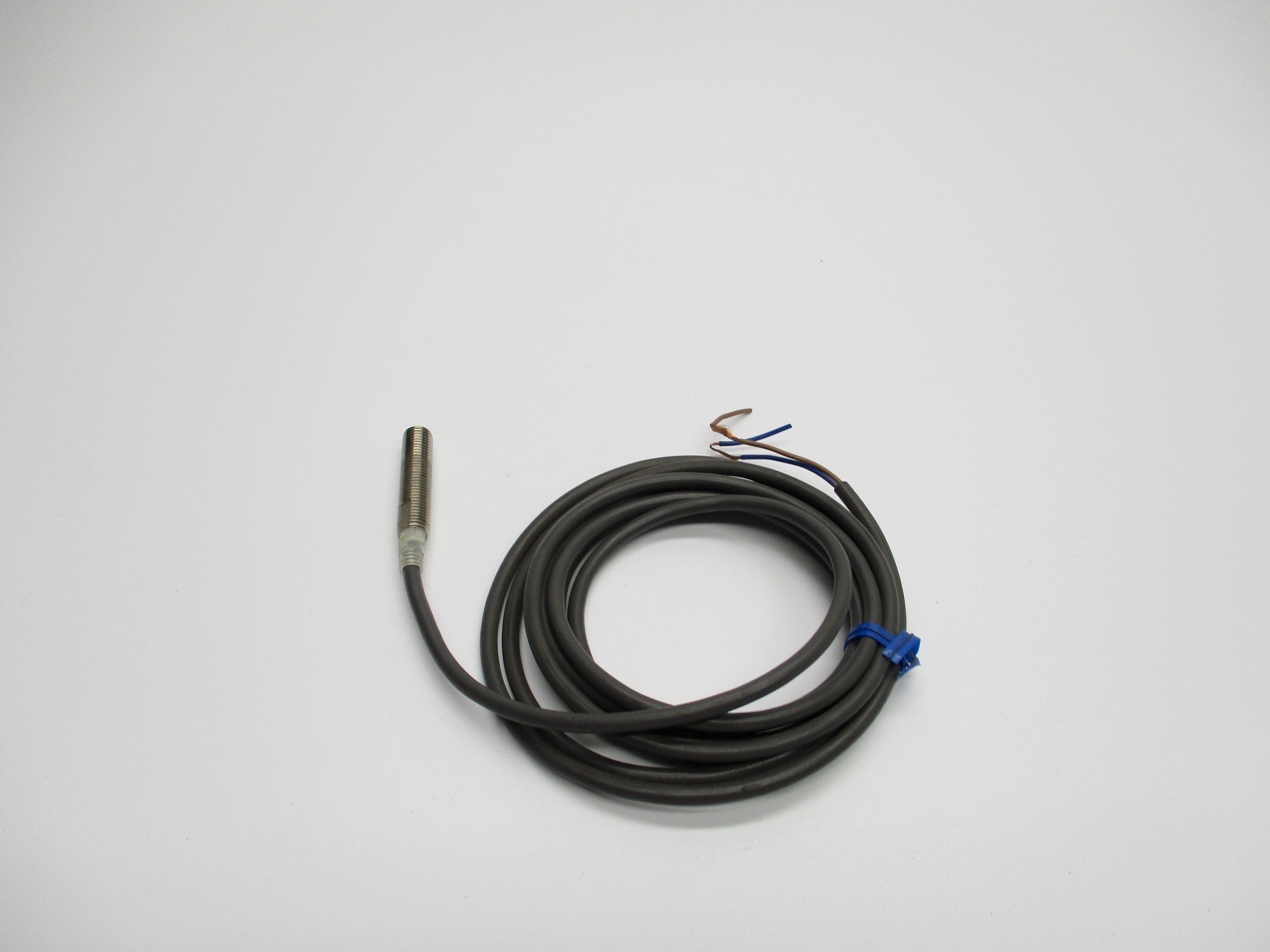 OMRON E2E-X1R5Y1 24-240VAC NSNP