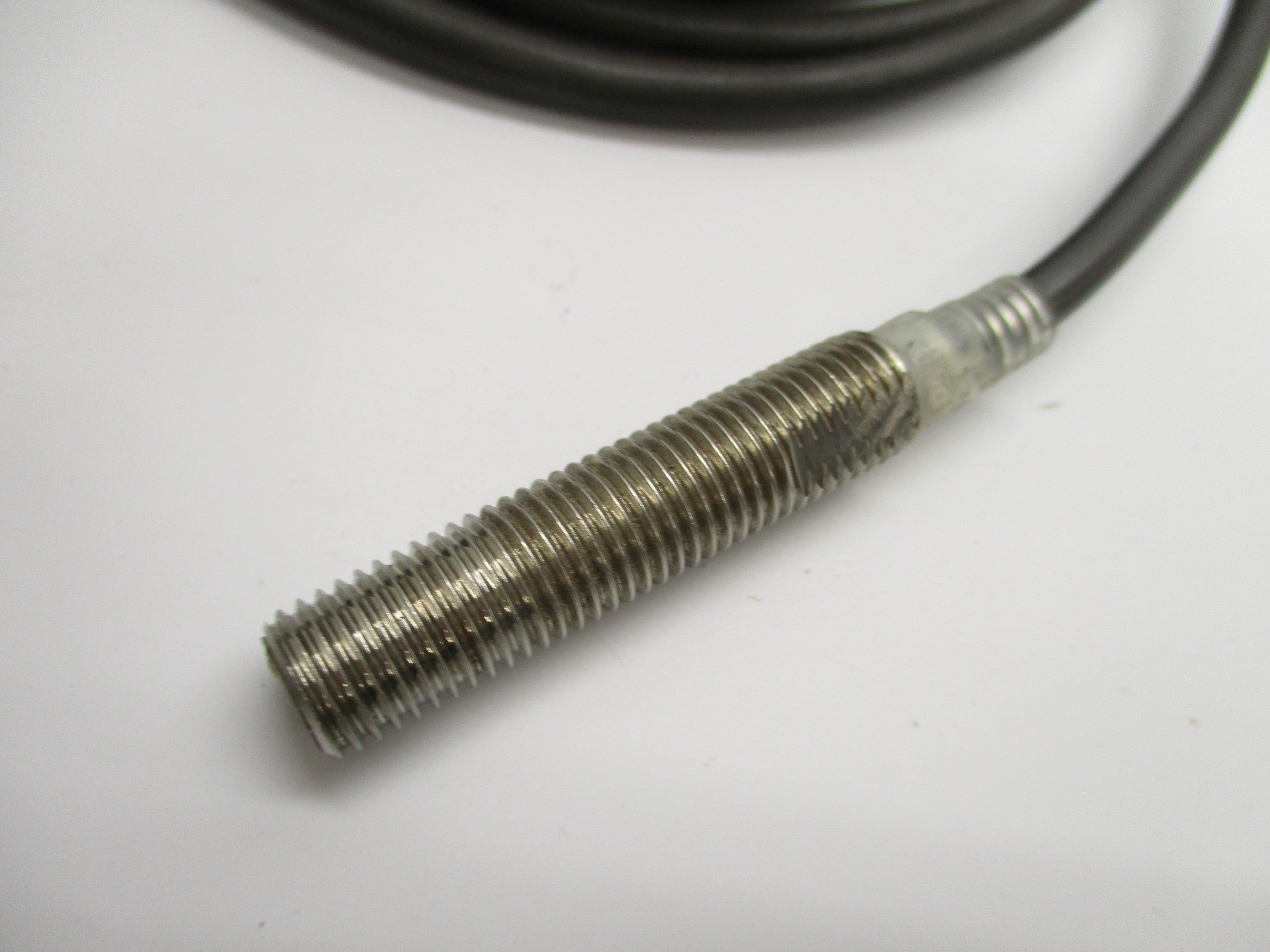 OMRON E2E-X1R5Y1 24-240VAC NSNP