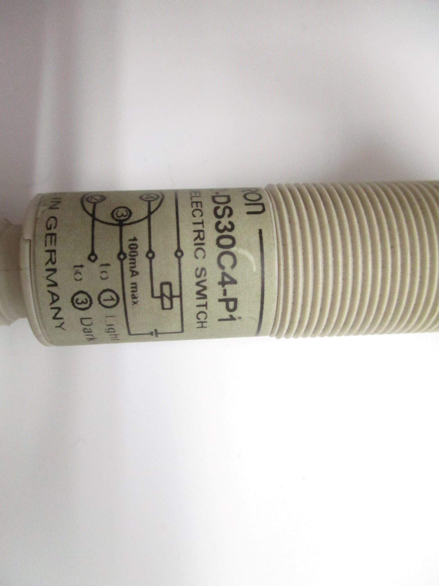 OMRON E3F2-DS30C4-P1 UNMP